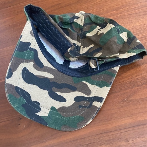 Camouflage Hunters X Outdoors Hat - Picture 3 of 3